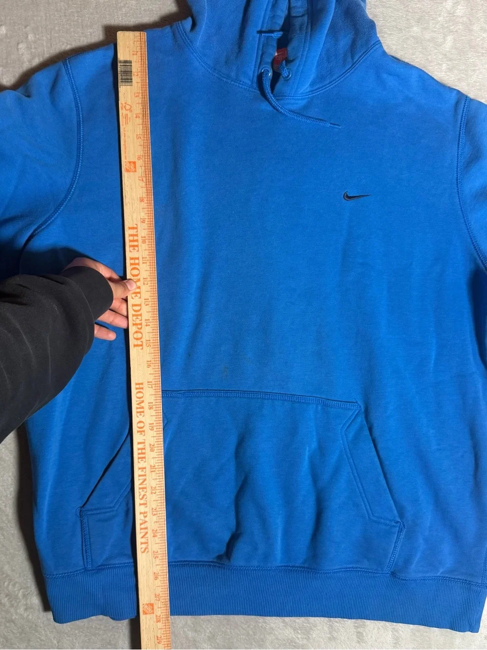 Nike Men's Royal Blue Pullover Hoodie with Small Swoosh